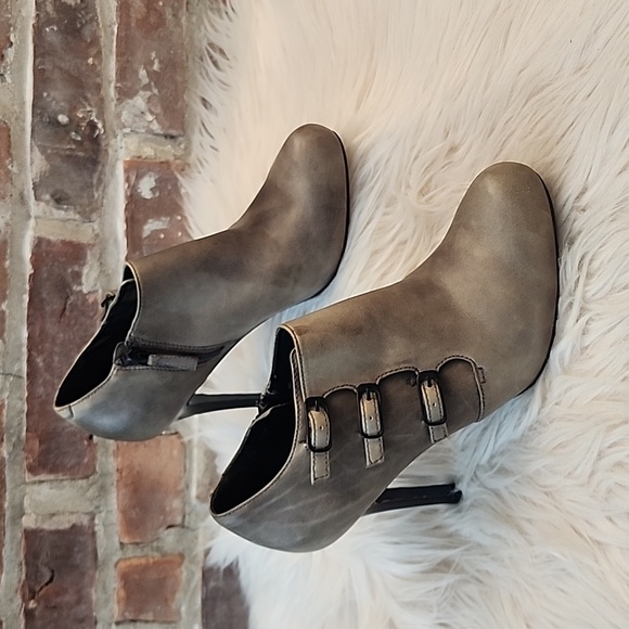 Cole Haan Air Alexis by Maria Sharapova Bootie, Size 7B - Picture 1 of 17